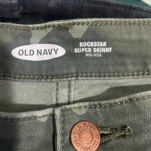 Camo skinny jeans